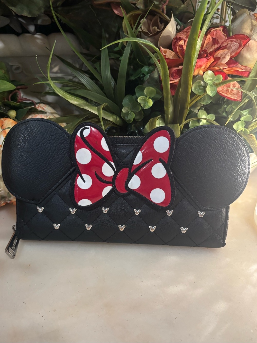 Disney loungefly Mini Mouse wallet